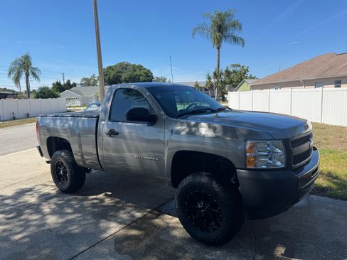 Used 2013 Chevrolet Silverado 1500 W/T RWD image 2