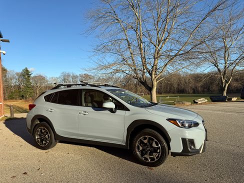 Used 2020 Subaru Crosstrek 2.0i Premium w/ Moonroof Package 1 image 2