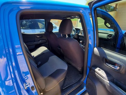 Used 2021 Toyota Tacoma TRD Off-Road w/ Technology Package image 14