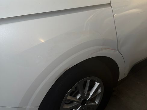 Used 2023 Kia Carnival LX FWD image 14