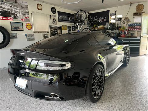 Used 2012 Aston Martin V8 Vantage Coupe RWD image 2