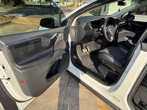 Used 2016 Tesla Model X 75D AWD/4WD image 8