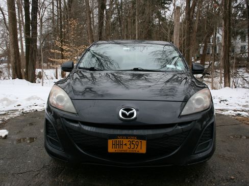 Used 2011 MAZDA MAZDA3 i Sport image 1