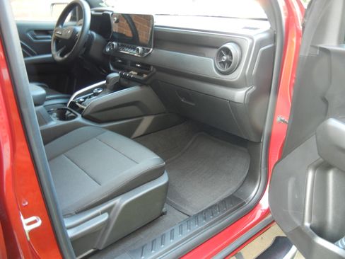 Used 2023 Chevrolet Colorado Trail Boss w/ Technology Package AWD/4WD image 20