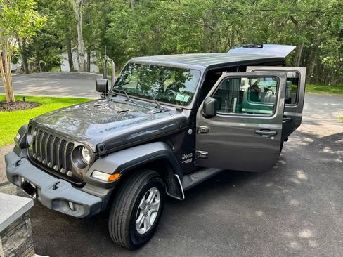 Used 2021 Jeep Wrangler Unlimited Sport AWD/4WD image 14