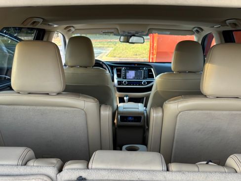 Used 2015 Toyota Highlander Limited image 22