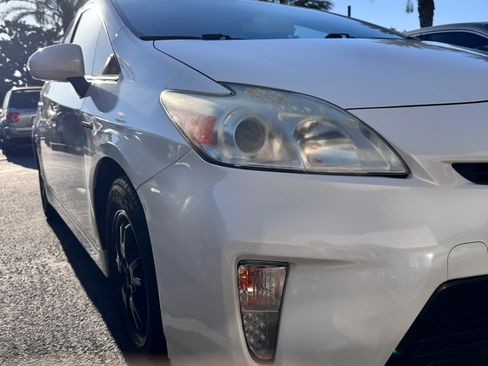 Used 2013 Toyota Prius Three image 2