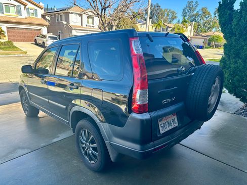 Used 2005 Honda CR-V LX image 2