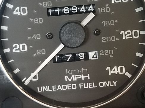 Used 1994 MAZDA MX-5 Miata image 9