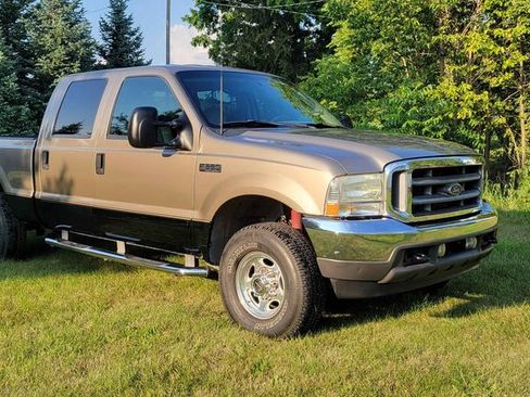 Used 2003 Ford F250 Lariat image 1