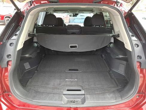 Used 2020 Nissan Rogue SV image 8
