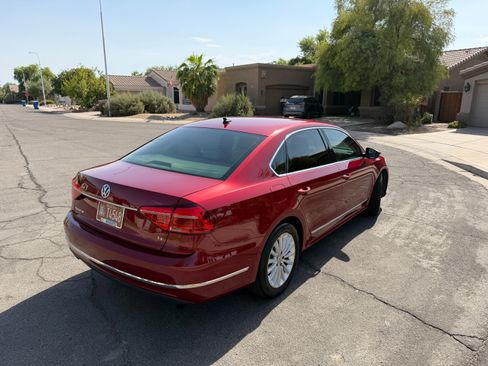 Used 2016 Volkswagen Passat 1.8T SE w/ Lighting Package (P06) FWD image 5