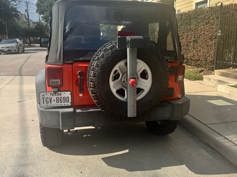 Used 2015 Jeep Wrangler Sport w/ Connectivity Group image 5