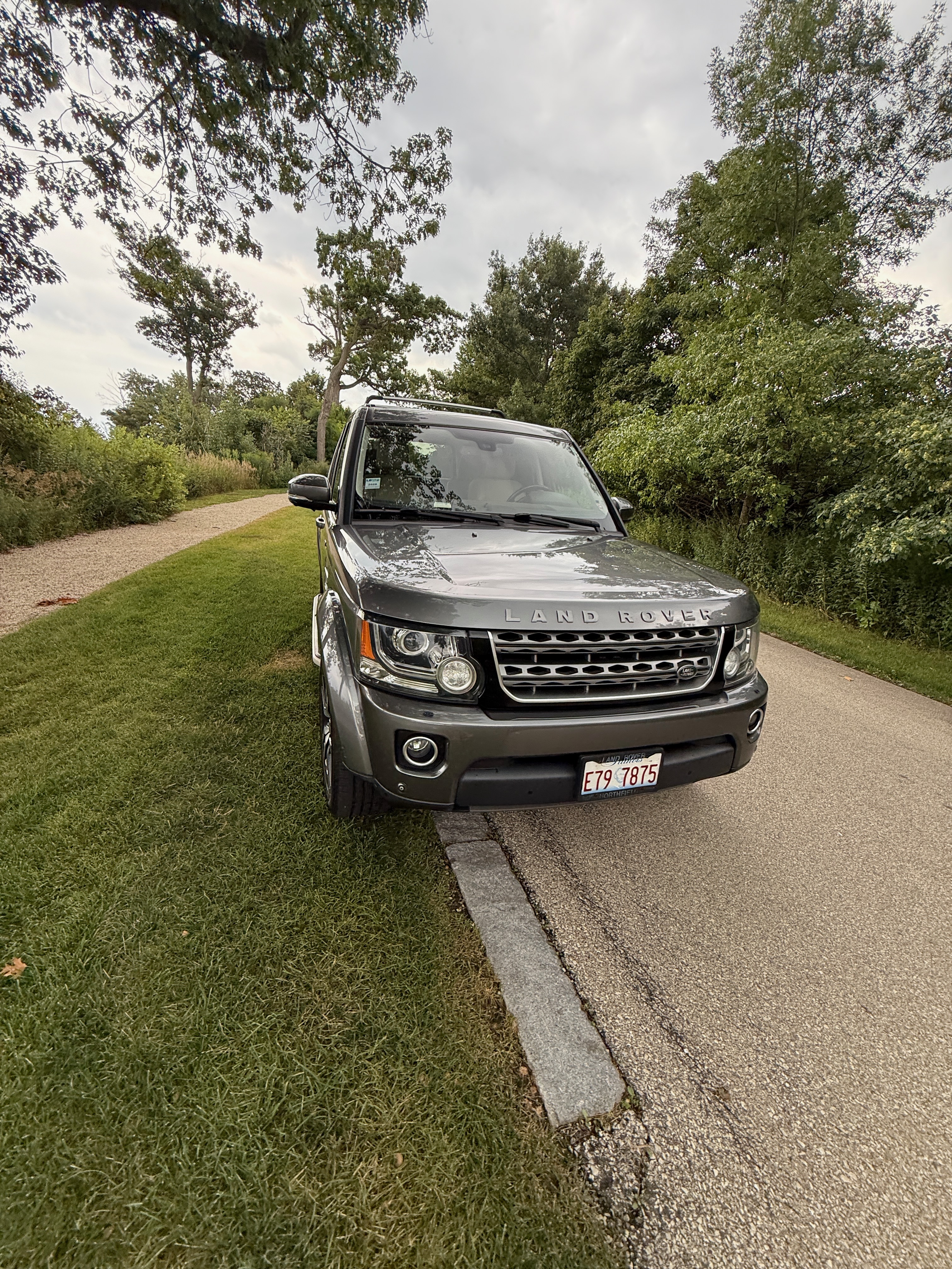 Used 2015 Land Rover LR4 HSE AWD/4WD image 8