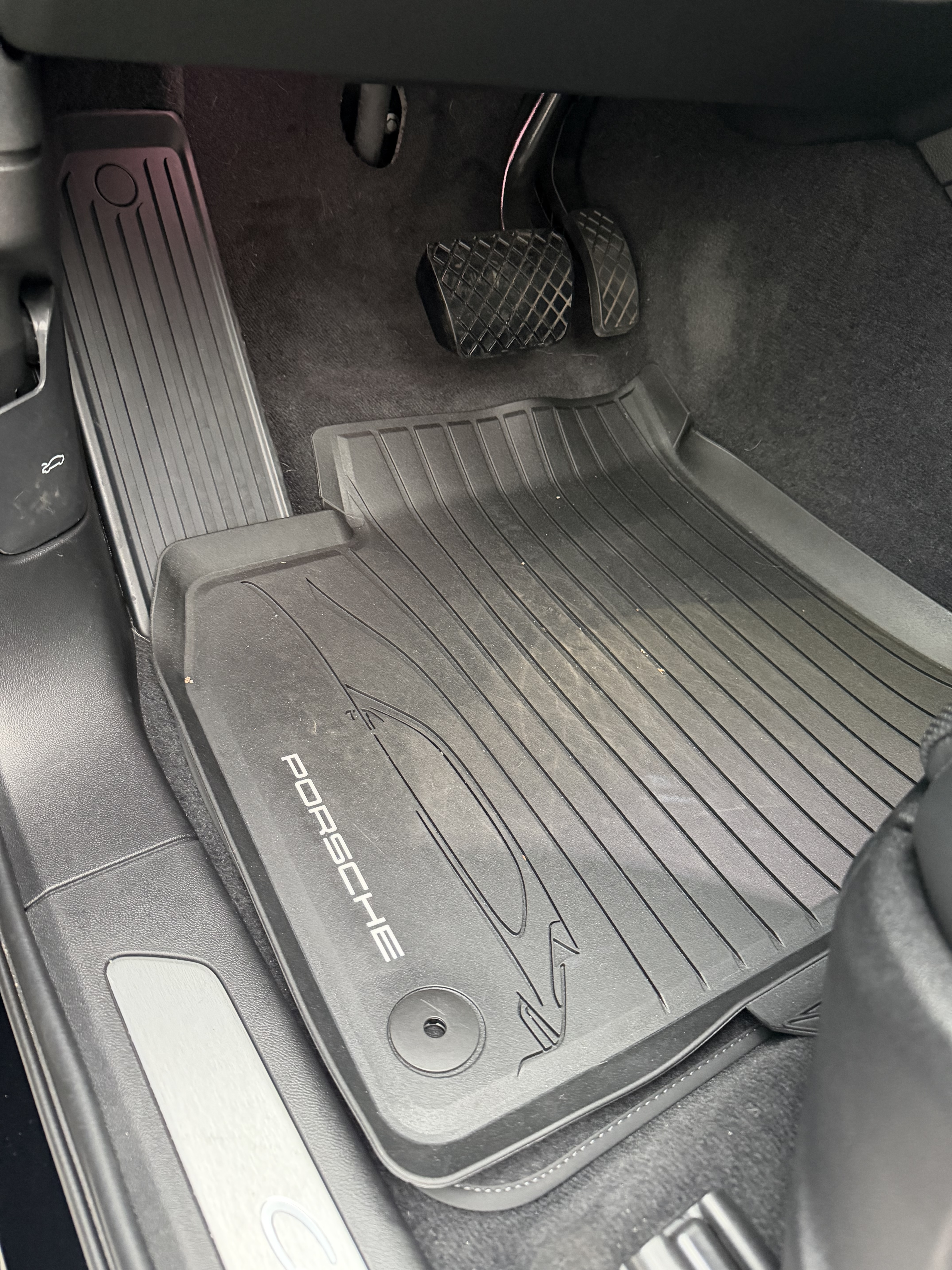 Used 2023 Porsche Cayenne AWD/4WD image 12