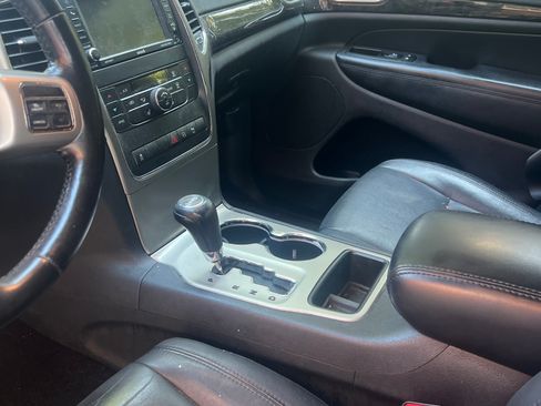 Used 2012 Jeep Grand Cherokee Laredo AWD/4WD image 8