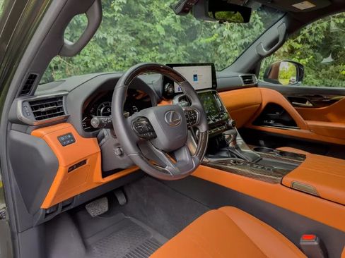 Used 2023 Lexus LX 600 4WD w/ Ultra Luxury Package image 2