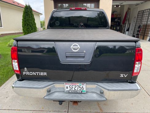Used 2012 Nissan Frontier SV RWD image 4