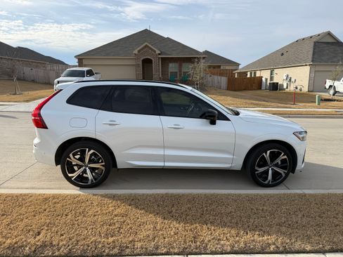 Used 2025 Volvo XC60 B5 Ultra w/ Protection Package Premier image 8