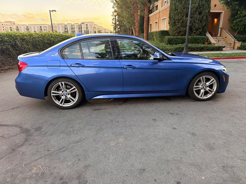 Used 2018 BMW 330e RWD image 4