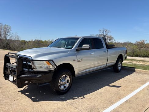 Used 2014 RAM 2500 SLT image 1