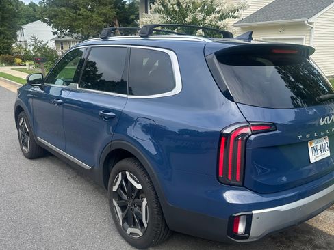 Used 2024 Kia Telluride EX w/ EX Captain's Chair Package FWD image 14
