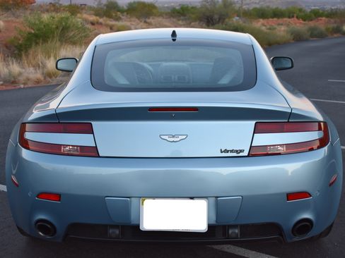 Used 2007 Aston Martin V8 Vantage Coupe image 10