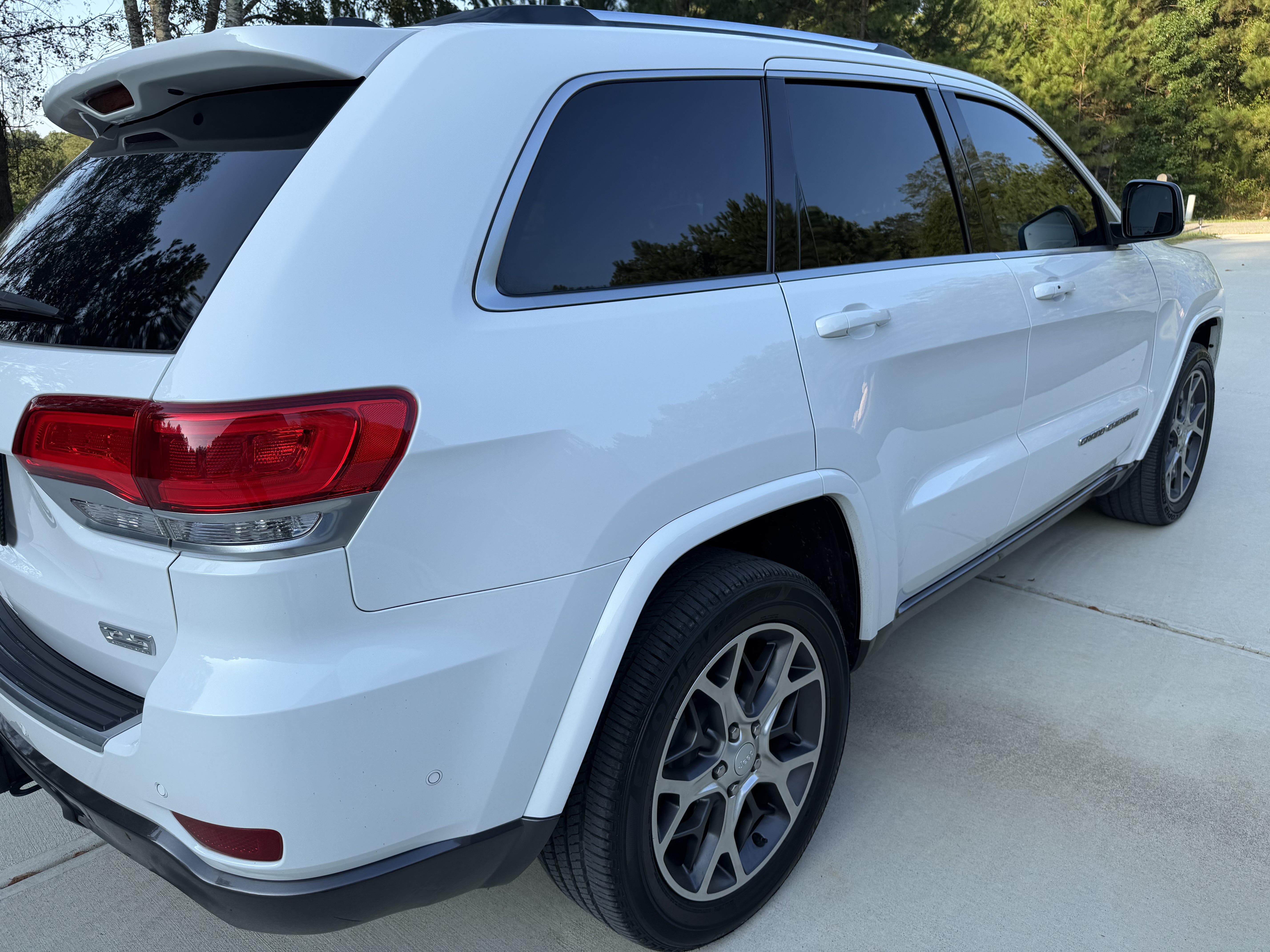 Used 2018 Jeep Grand Cherokee Limited RWD image 5