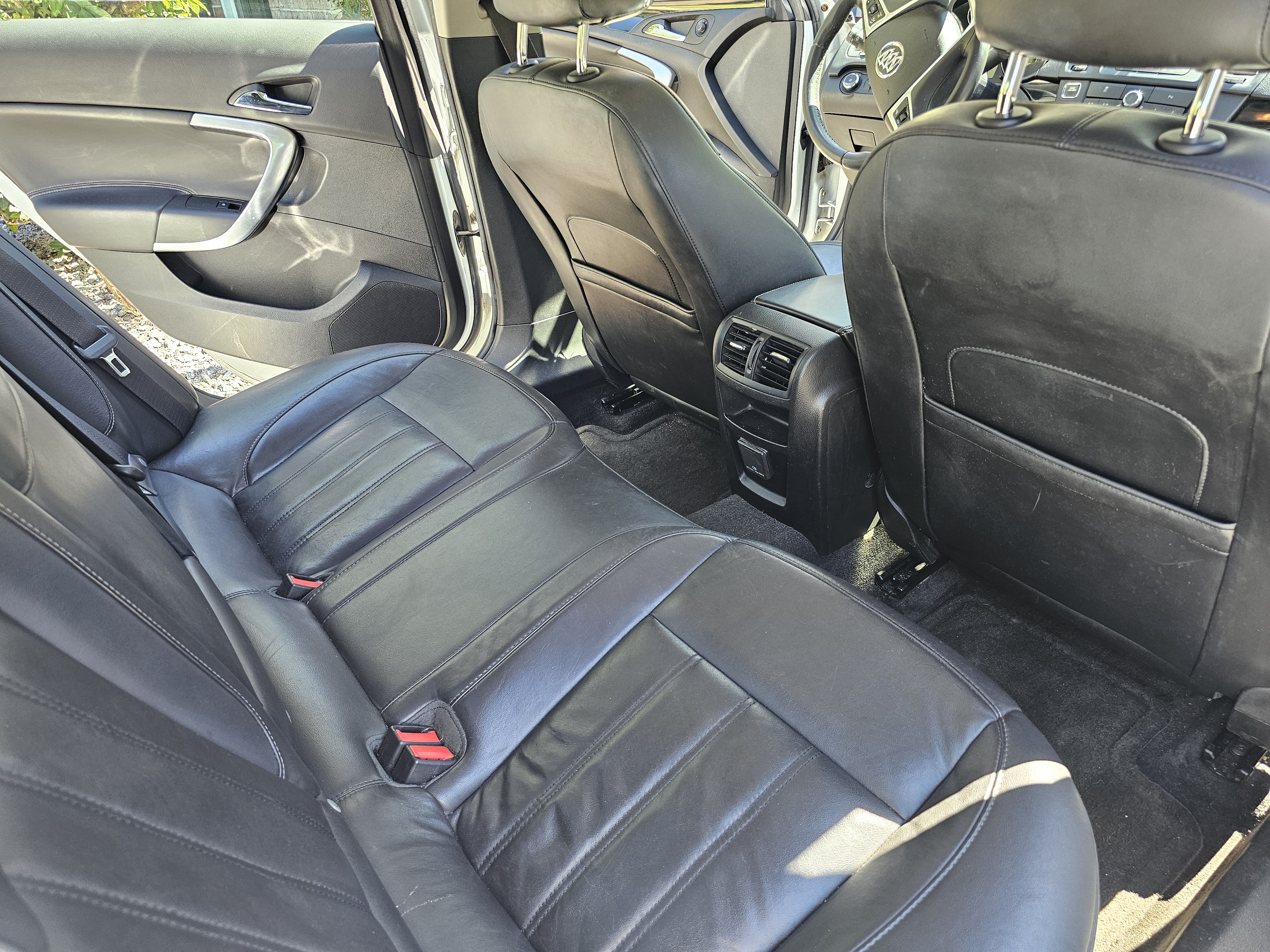 Used 2012 Buick Regal Premium FWD image 9
