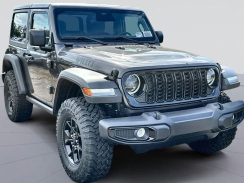 Used 2025 Jeep Wrangler Sport image 4