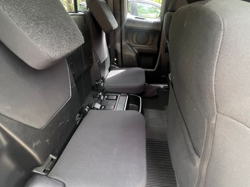 Used 2017 Toyota Tacoma SR5 w/ Tow Package AWD/4WD image 14