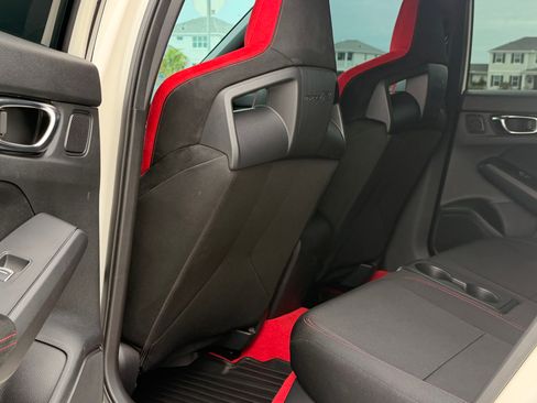 Used 2025 Honda Civic Type R image 6