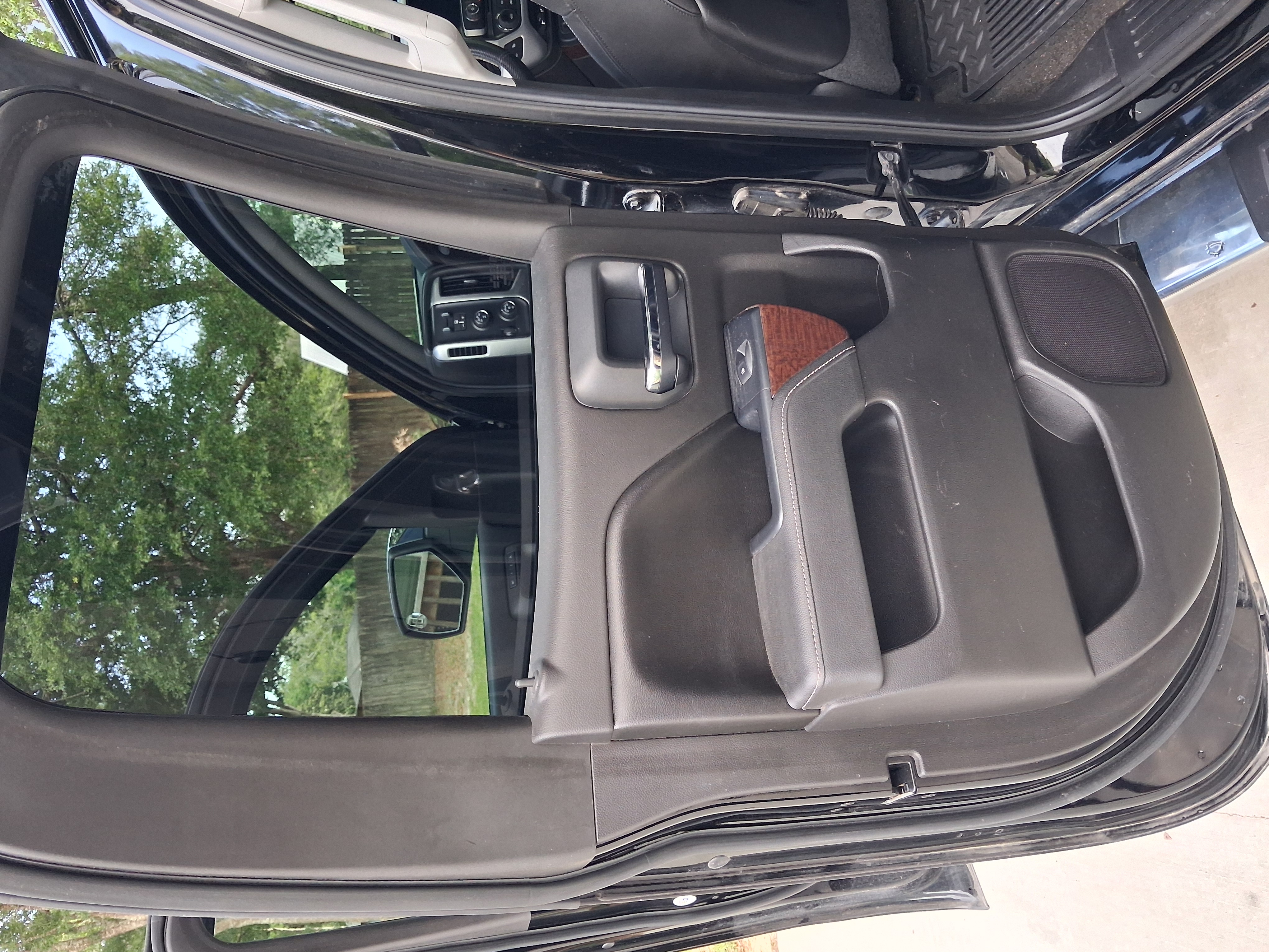 Used 2015 GMC Sierra 1500 SLT w/ SLT Preferred Package AWD/4WD image 22
