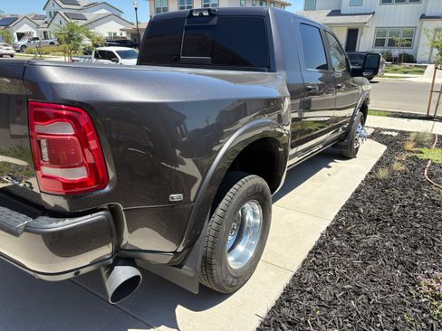 Used 2023 RAM 3500 Limited AWD/4WD image 2