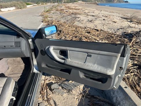 Used 1999 BMW 323i 323i Convertible 2D image 16