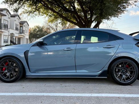 Used 2019 Honda Civic Type R image 8