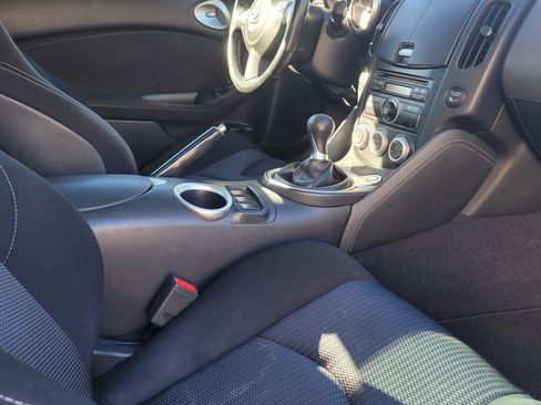 Used 2011 Nissan 370Z Coupe image 10