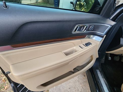 Used 2017 Ford Explorer Limited w/ Equipment Group 301A image 19