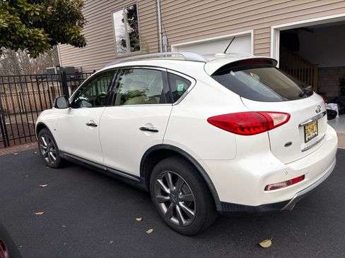 Used 2016 INFINITI QX50 AWD w/ Premium Plus Package image 10