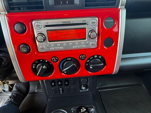 Used 2012 Toyota FJ Cruiser 4WD w/ Trail Teams Special Edition image 9