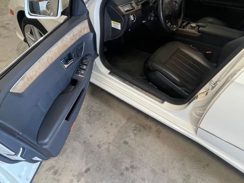 Used 2011 Mercedes-Benz E 550 Sedan image 13