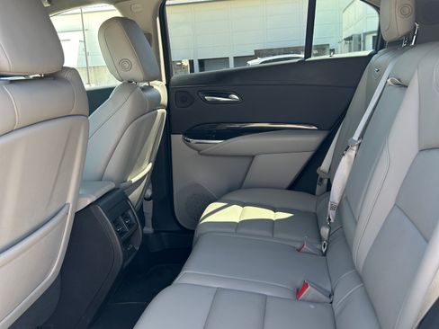 Used 2021 Cadillac XT4 Premium Luxury image 8