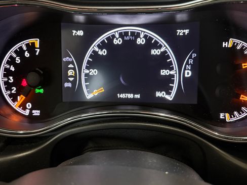 Used 2018 Jeep Grand Cherokee Limited AWD/4WD image 6