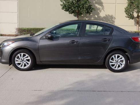 Used 2013 MAZDA MAZDA3 i Touring image 13