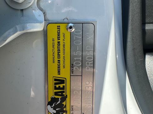 Used 2015 RAM 2500 Tradesman w/ Chrome Appearance Group AWD/4WD image 32