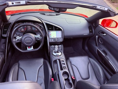 Used 2011 Audi R8 V10 image 18