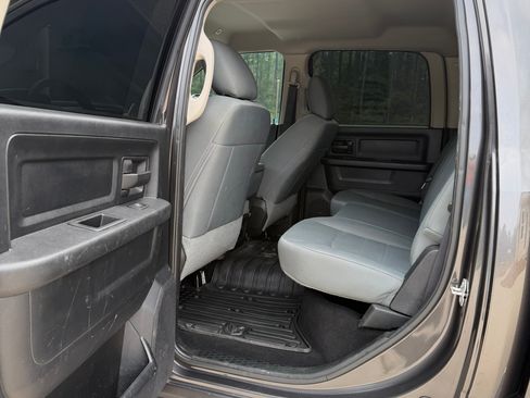 Used 2018 RAM 2500 Tradesman w/ Chrome Appearance Group AWD/4WD image 12
