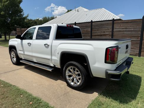 Used 2018 GMC Sierra 1500 SLT w/ Enhanced Driver Alert Package image 9