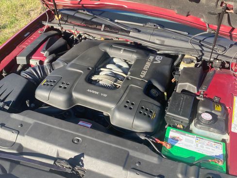 Used 1995 Lincoln Mark VIII image 4