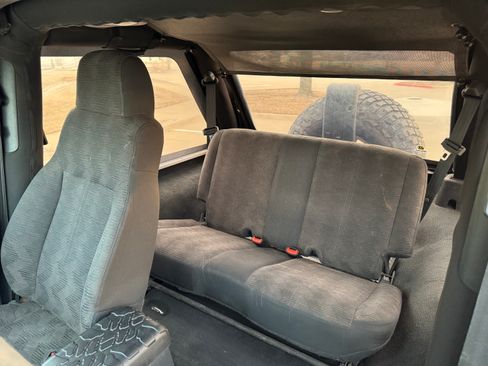 Used 2004 Jeep Wrangler 4WD image 15